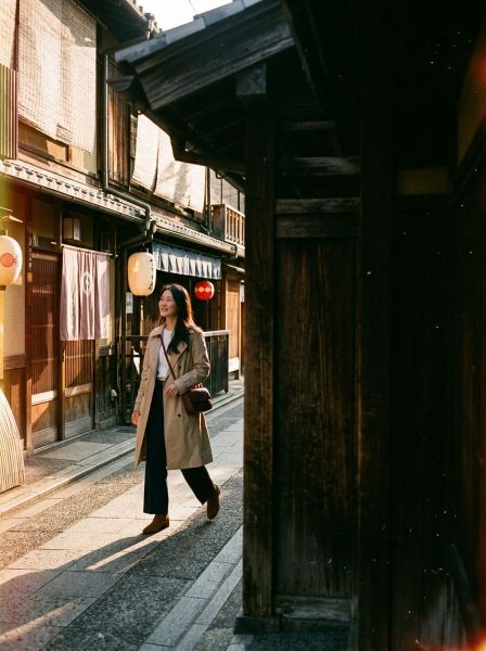 Kyoto Gold 35mm — AI photo extension by Phoebe L on FRAW